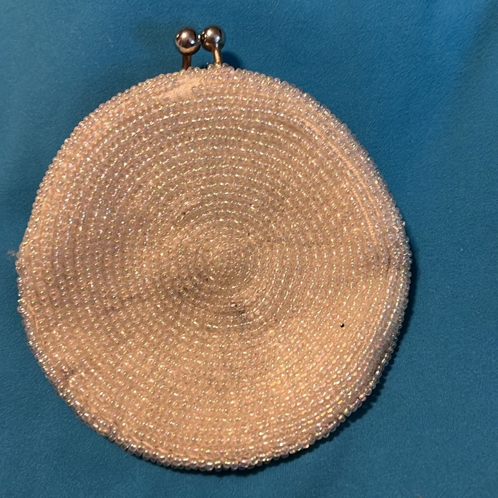 Beautiful, vintage beaded coin purse. - Picture 2 of 3